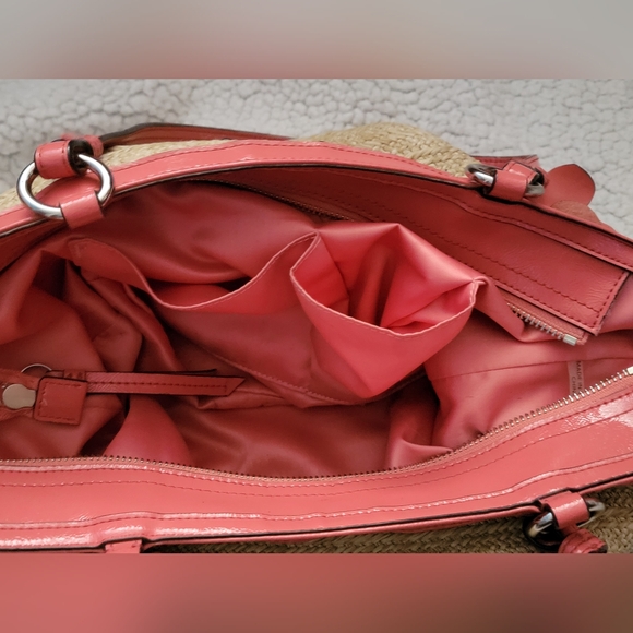 Coach straw floral shoulder bag. Excellent condition Flower applique tote. - Picture 11 of 11